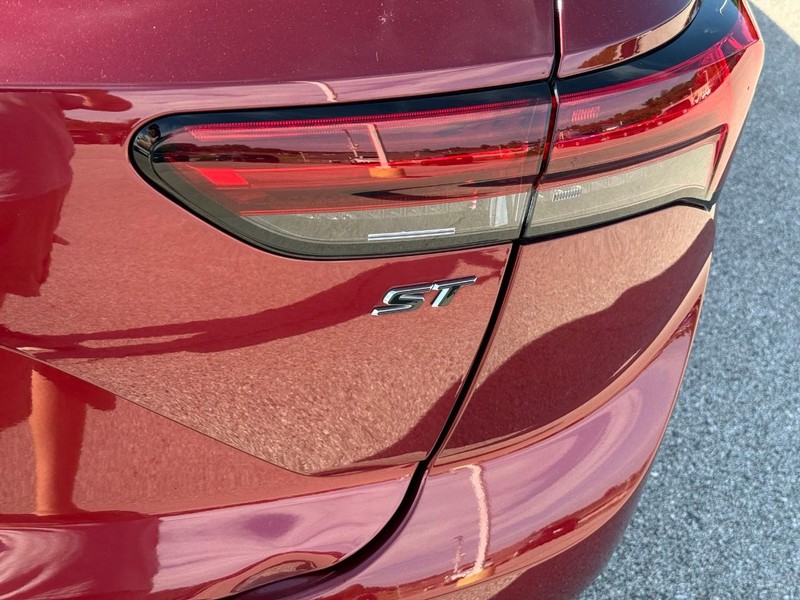 Buick Envision Vehicle Full-screen Gallery Image 5