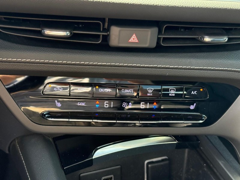 Buick Envision Vehicle Full-screen Gallery Image 21