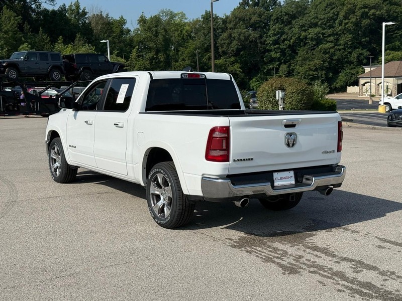Ram 1500 Vehicle Full-screen Gallery Image 3