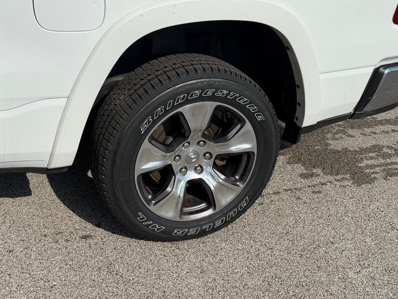 Ram 1500 Vehicle Full-screen Gallery Image 9