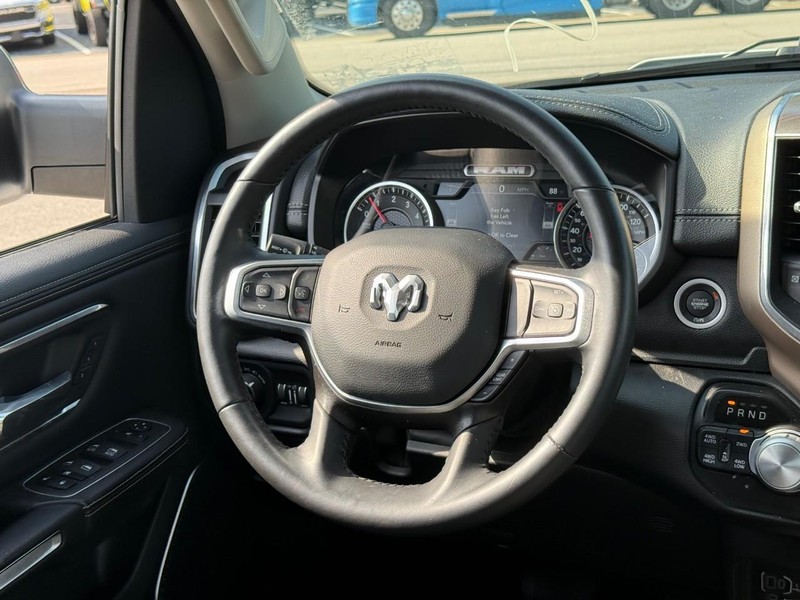 Ram 1500 Vehicle Full-screen Gallery Image 12