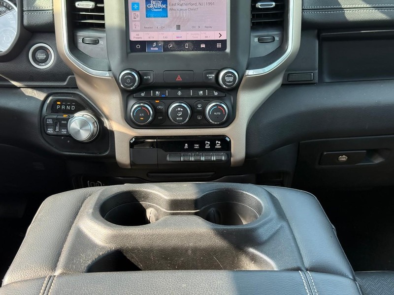 Ram 1500 Vehicle Full-screen Gallery Image 14