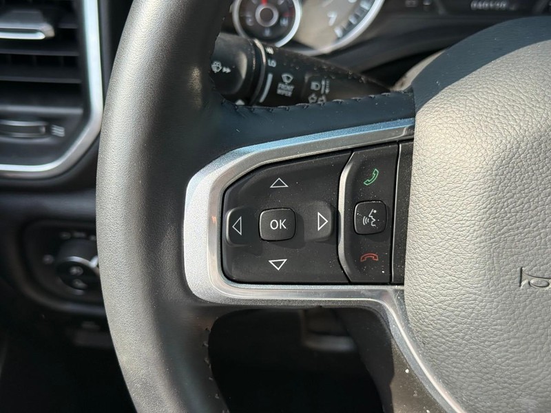 Ram 1500 Vehicle Full-screen Gallery Image 19