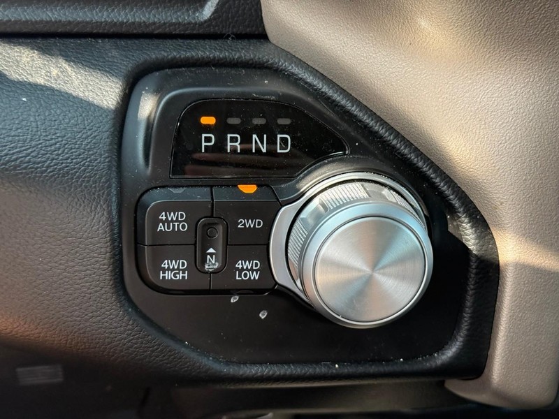 Ram 1500 Vehicle Full-screen Gallery Image 23