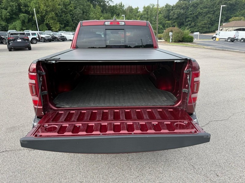 Ram 1500 Vehicle Full-screen Gallery Image 5