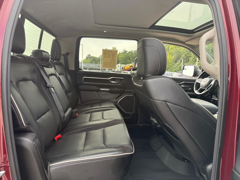 Ram 1500 Vehicle Full-screen Gallery Image 10