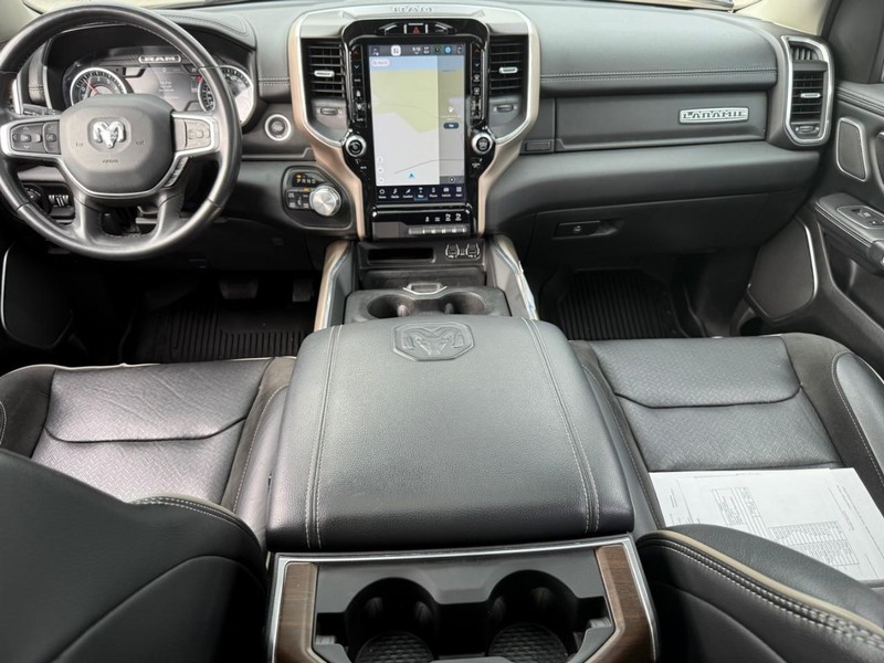 Ram 1500 Vehicle Full-screen Gallery Image 11