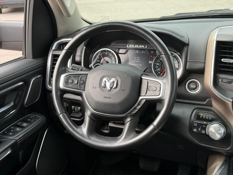 Ram 1500 Vehicle Full-screen Gallery Image 12