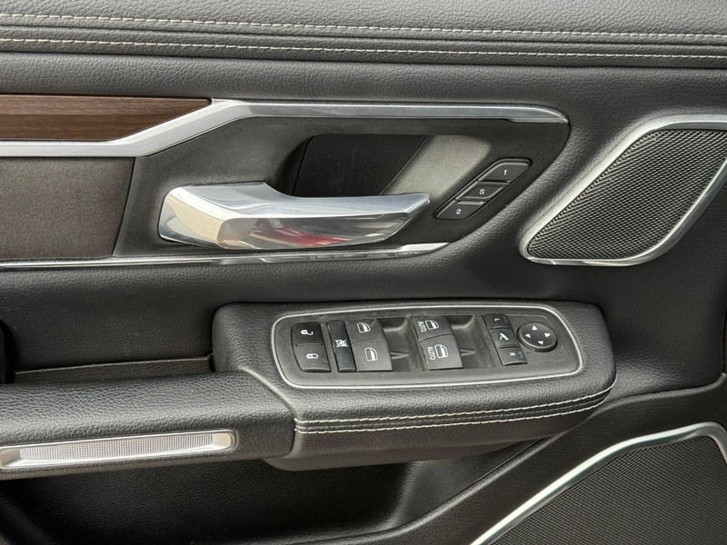 Ram 1500 Vehicle Full-screen Gallery Image 15