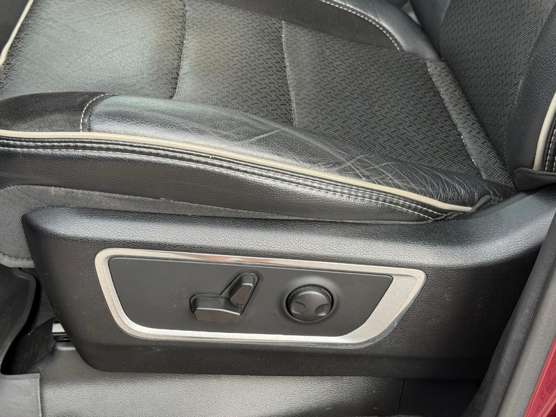 Ram 1500 Vehicle Full-screen Gallery Image 17