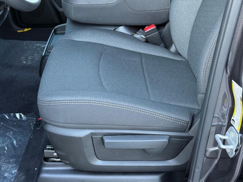 Ram 3500 Vehicle Image 14