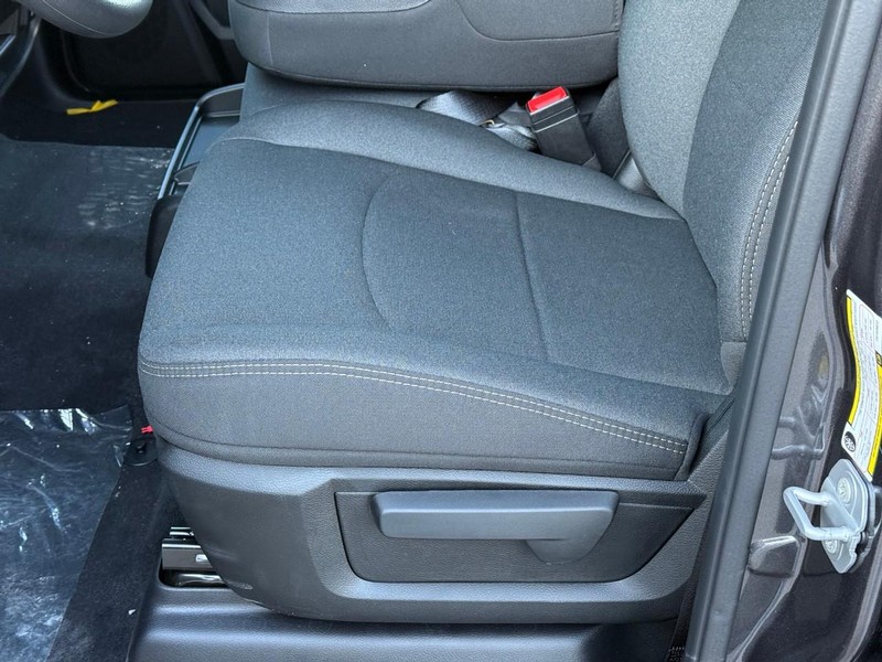 Ram 3500 Vehicle Image 15