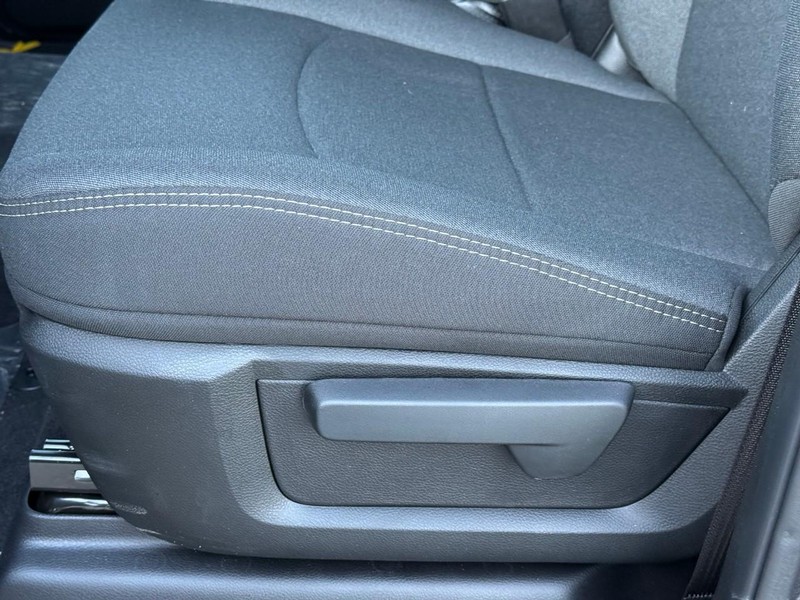 Ram 3500 Vehicle Image 16