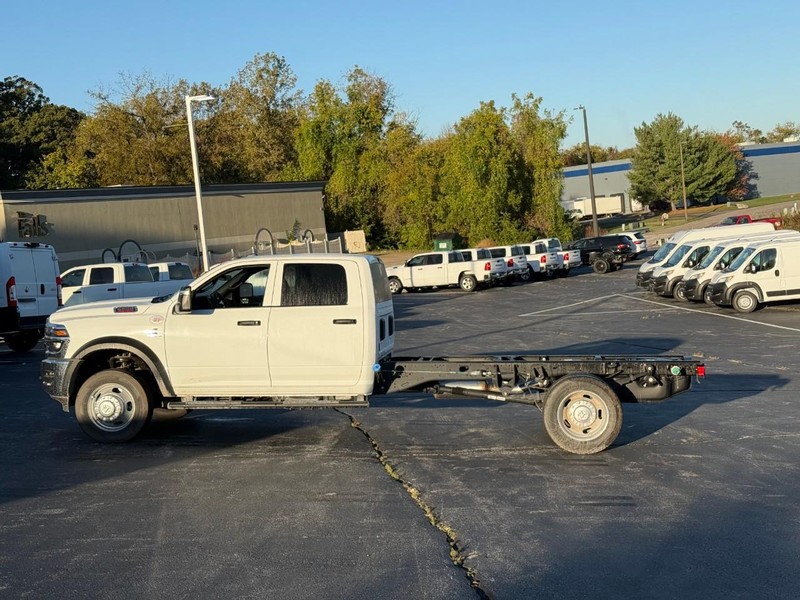 Ram 5500 Chassis Cab Vehicle Image 03