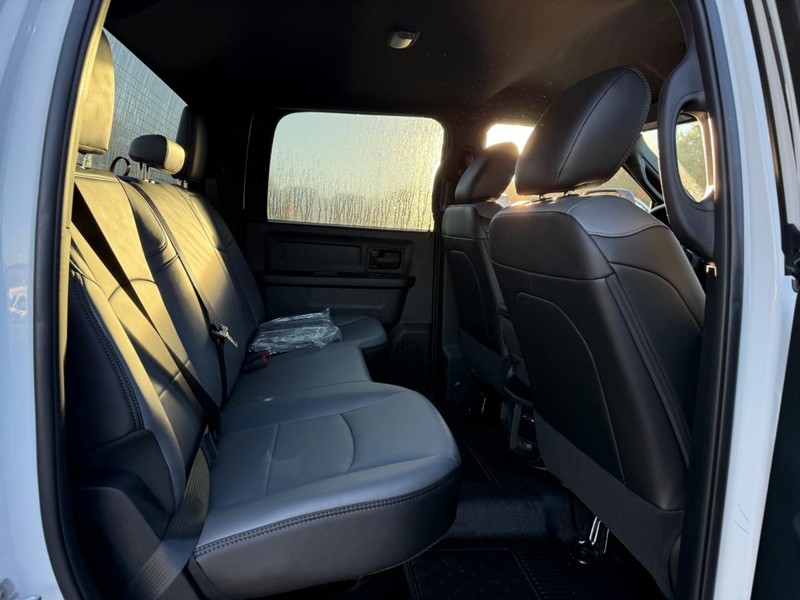 Ram 5500 Chassis Cab Vehicle Image 07