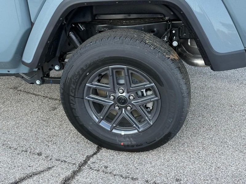 Jeep Gladiator Vehicle Full-screen Gallery Image 4