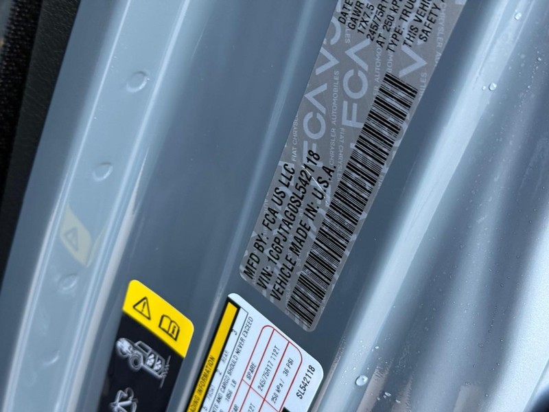 Jeep Gladiator Vehicle Full-screen Gallery Image 16