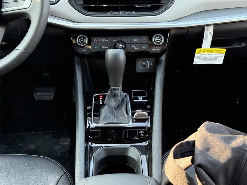 Jeep Compass Vehicle Image 14