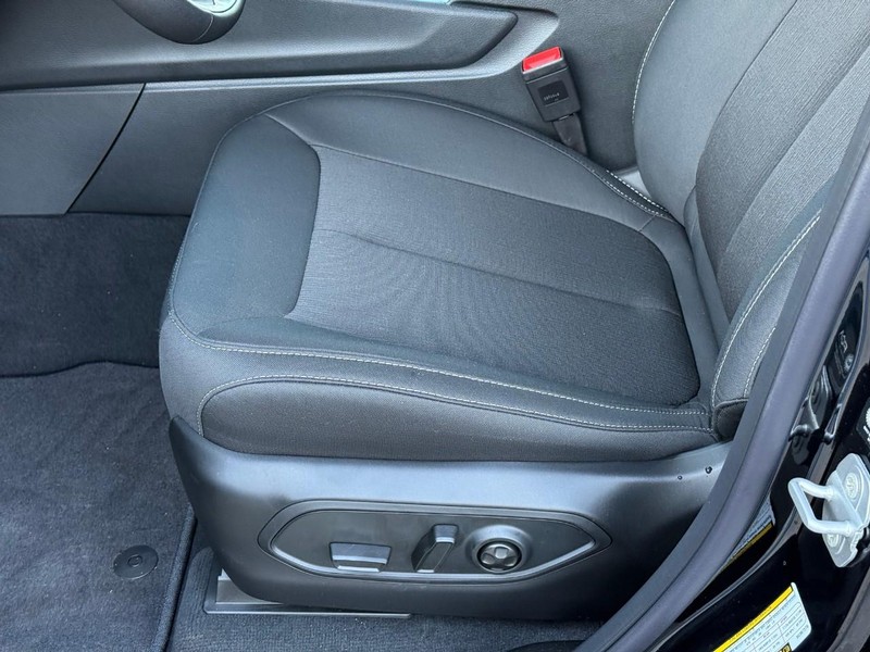 Jeep Grand Cherokee Vehicle Image 15