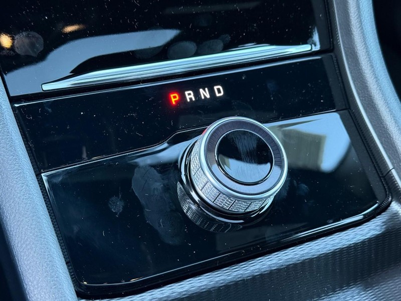 Jeep Grand Cherokee Vehicle Image 18