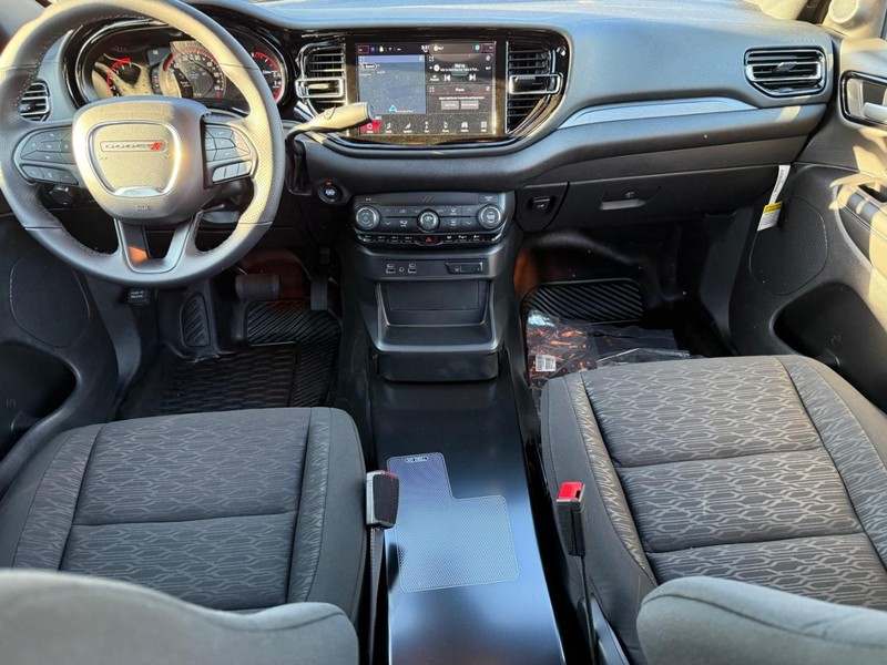 Dodge Durango Vehicle Full-screen Gallery Image 5