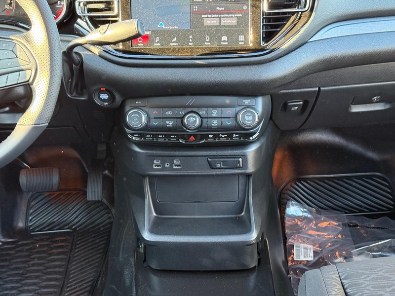 Dodge Durango Vehicle Full-screen Gallery Image 8