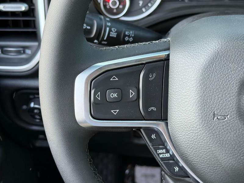 Ram 1500 Vehicle Image 16