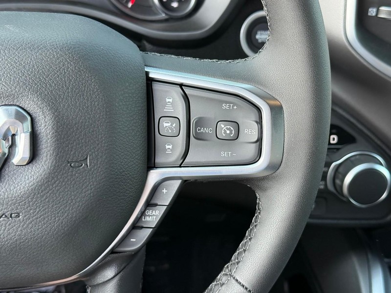 Ram 1500 Vehicle Image 17