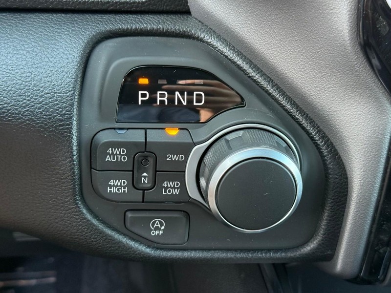 Ram 1500 Vehicle Image 18