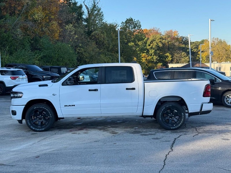 Ram 1500 Vehicle Full-screen Gallery Image 2