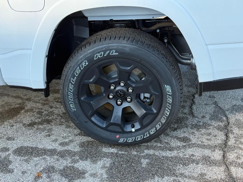 Ram 1500 Vehicle Full-screen Gallery Image 4