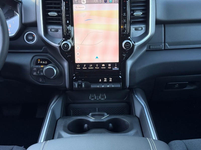 Ram 1500 Vehicle Full-screen Gallery Image 9