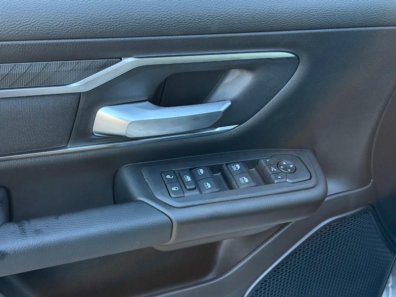 Ram 1500 Vehicle Full-screen Gallery Image 10