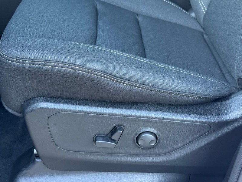 Ram 1500 Vehicle Full-screen Gallery Image 12