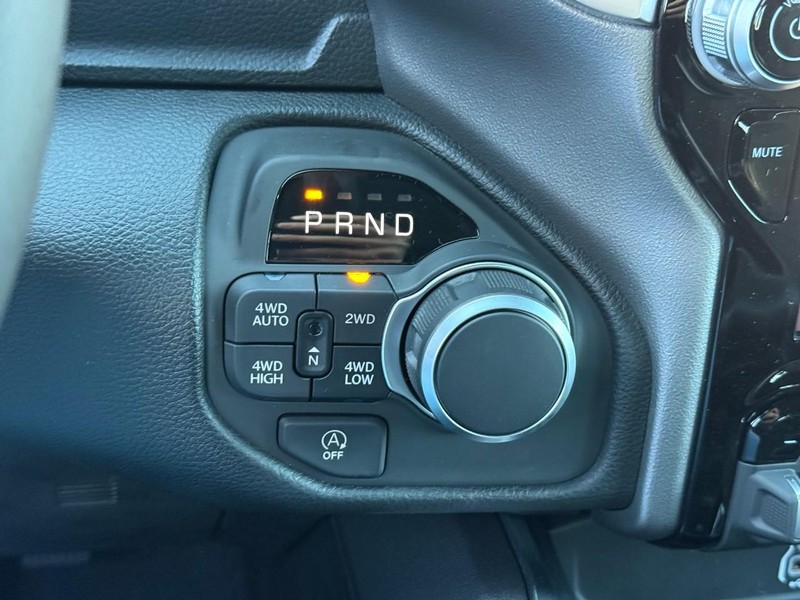 Ram 1500 Vehicle Full-screen Gallery Image 15