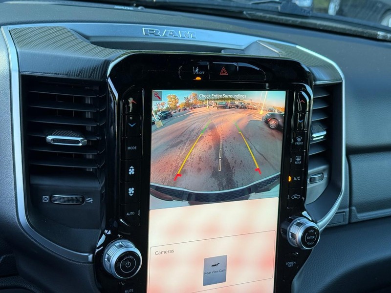 Ram 1500 Vehicle Full-screen Gallery Image 16