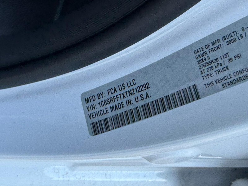 Ram 1500 Vehicle Full-screen Gallery Image 17