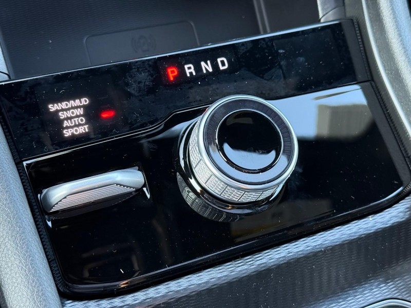 Jeep Grand Cherokee Vehicle Image 21