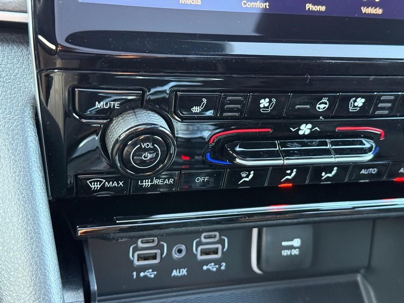 Jeep Grand Cherokee Vehicle Image 22