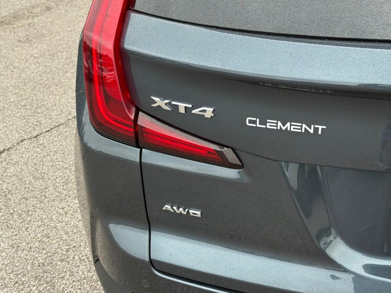 Cadillac XT4 Vehicle Full-screen Gallery Image 6