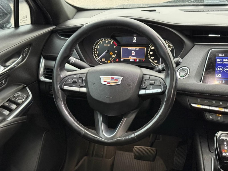 Cadillac XT4 Vehicle Full-screen Gallery Image 13
