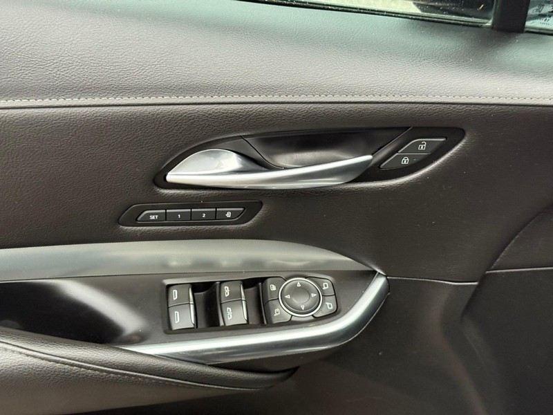 Cadillac XT4 Vehicle Full-screen Gallery Image 16