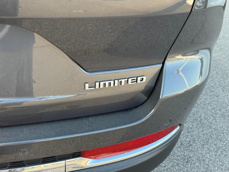 Jeep Grand Cherokee Vehicle Image 07