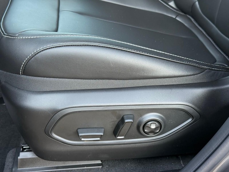 Jeep Grand Cherokee Vehicle Image 17