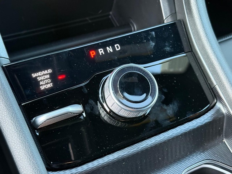 Jeep Grand Cherokee Vehicle Image 20