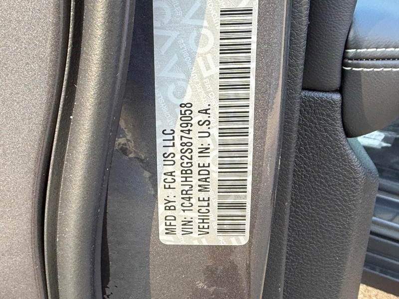 Jeep Grand Cherokee Vehicle Image 23