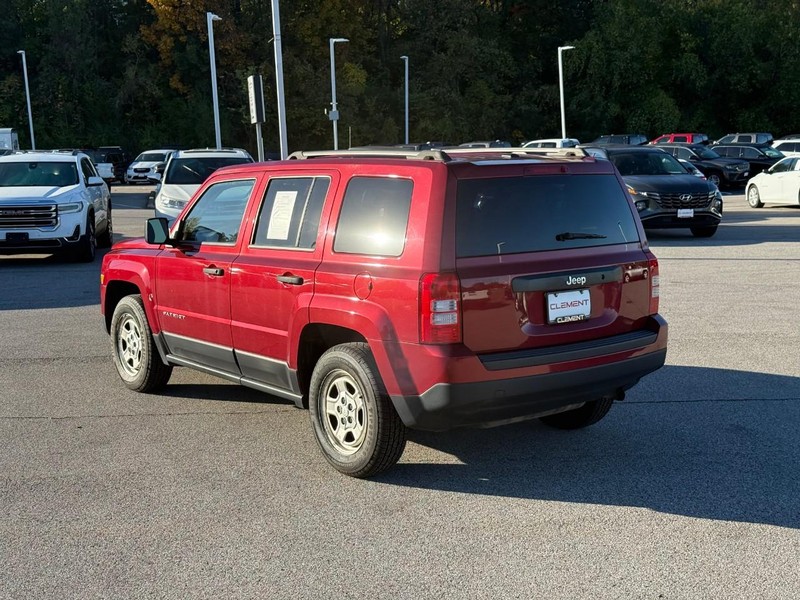 Jeep Patriot Vehicle Image 04
