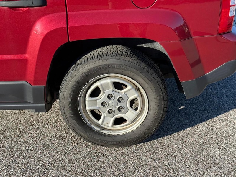 Jeep Patriot Vehicle Image 05