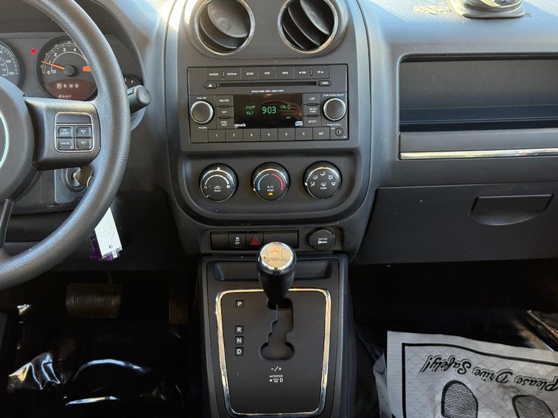 Jeep Patriot Vehicle Image 17