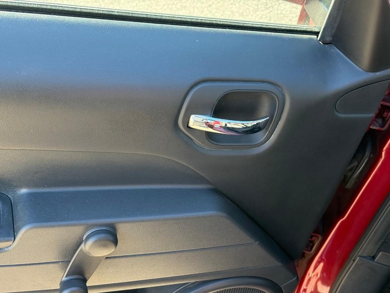 Jeep Patriot Vehicle Image 19